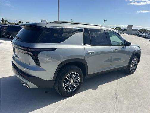 2024 Chevrolet Traverse LT
