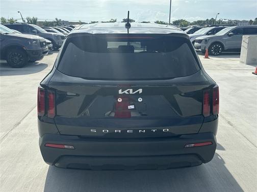 2022 Kia Sorento LX
