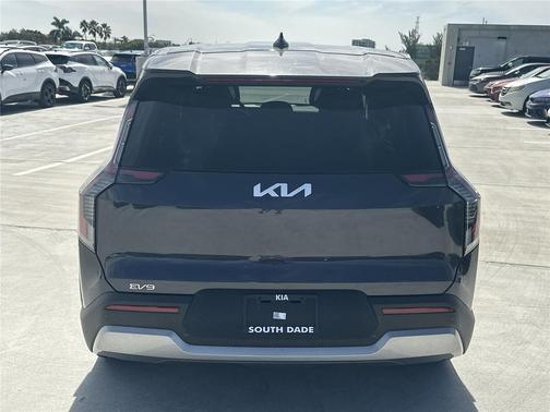 2026 Kia EV9 Light Long Range