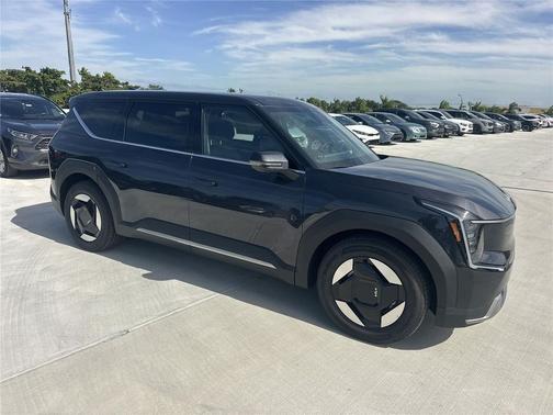 2026 Kia EV9 Light Long Range
