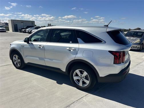 2022 Kia Sorento LX