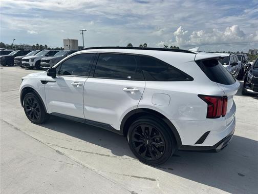 2022 Kia Sorento SX