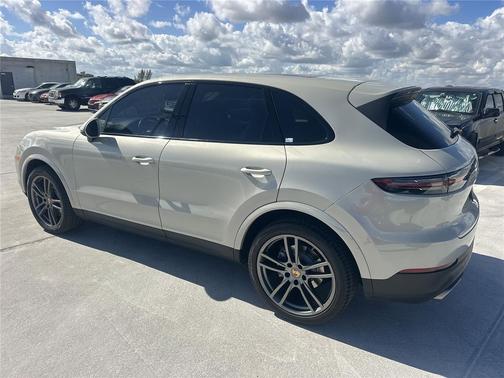 2022 Porsche Cayenne Cayenne