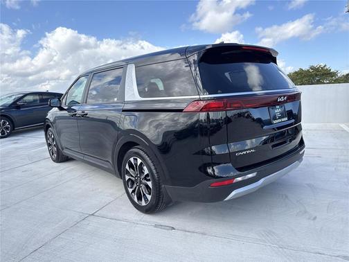 2024 Kia Carnival EX