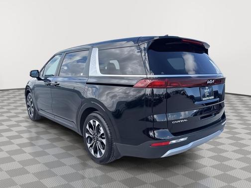 2024 Kia Carnival EX