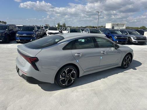 2025 Kia K5 GT-Line