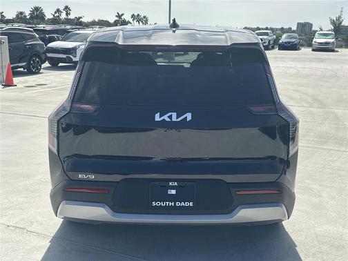 2026 Kia EV9 Light Long Range