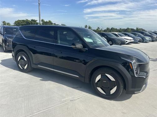 2026 Kia EV9 Light Long Range