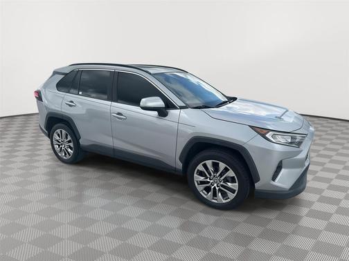 2020 Toyota RAV4 XLE Premium