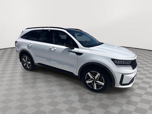 Glacial White Pearl 2023 Kia Sorento S