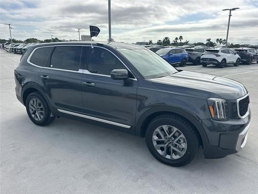 2023 Kia Telluride LX