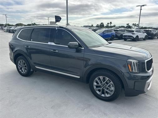 2023 Kia Telluride LX