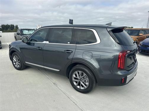 2023 Kia Telluride LX