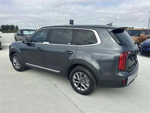 2023 Kia Telluride LX