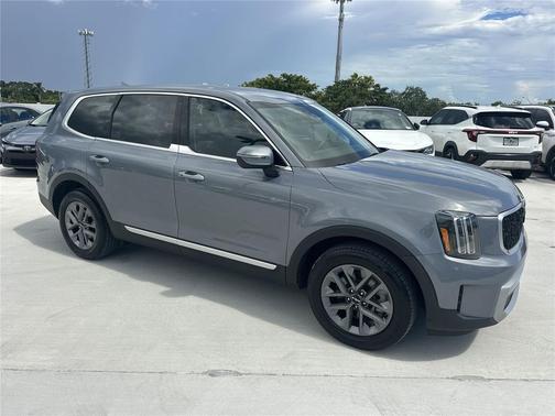 2023 Kia Telluride LX