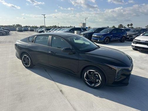 2025 Kia K4 EX