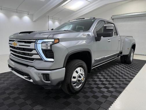 Sterling Gray Metallic 2026 Chevrolet Silverado 3500 High Country