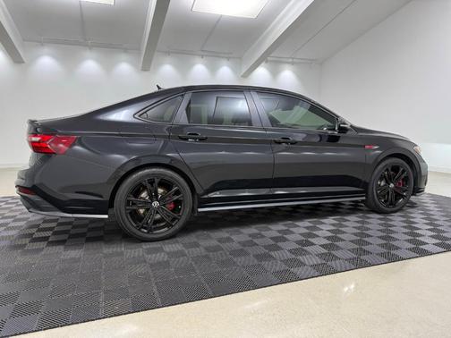 2022 Volkswagen Jetta GLI 2.0T Autobahn