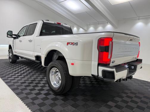 Star White Metallic Tri-Coat 2026 Ford F-350 Platinum