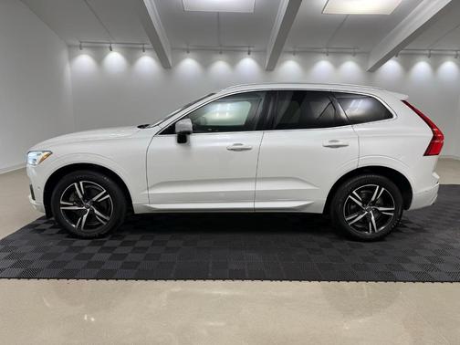 2018 Volvo XC60 T6 R-Design