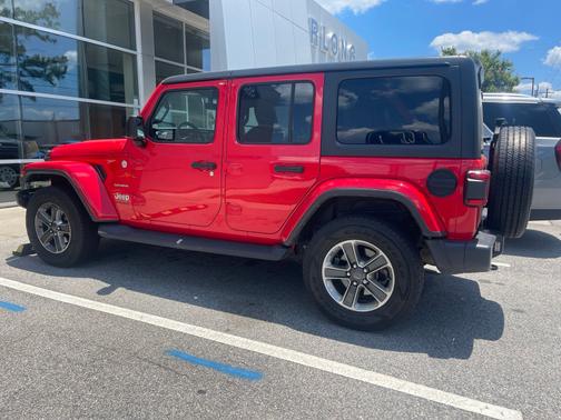 Firecracker Red Clearcoat 2018 Jeep Wrangler Unlimited Sahara