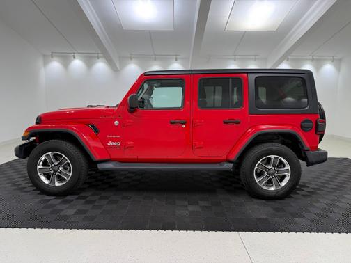 Firecracker Red Clearcoat 2018 Jeep Wrangler Unlimited Sahara
