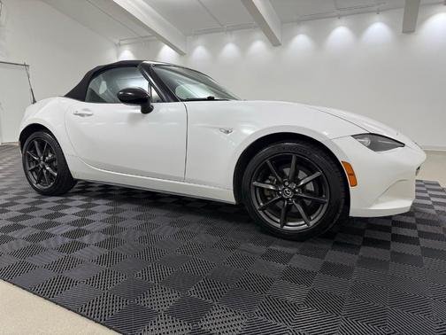 2017 Mazda MX-5 Miata Club