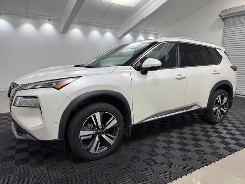2022 Nissan Rogue SL