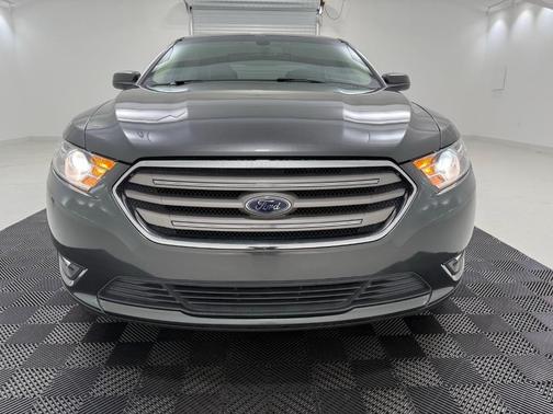 2016 Ford Taurus SEL