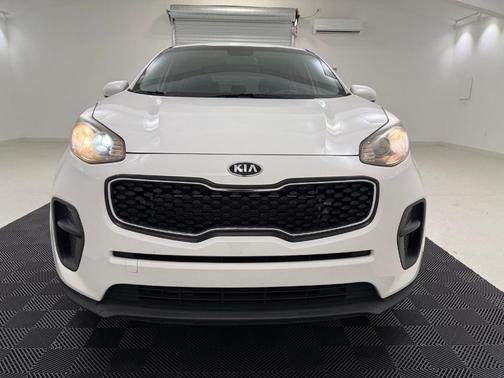 Clear White 2019 Kia Sportage LX