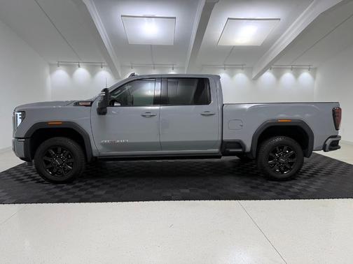 Thunderstorm Gray 2025 GMC Sierra 2500 AT4