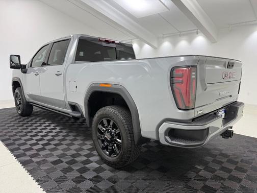 Thunderstorm Gray 2025 GMC Sierra 2500 AT4