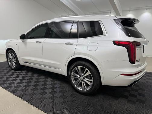 2024 Cadillac XT6 Premium Luxury FWD
