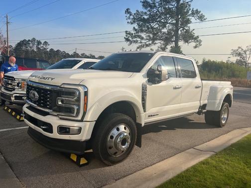 2023 Ford F-450 Platinum