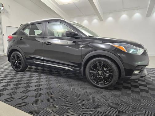 2020 Nissan Kicks SR