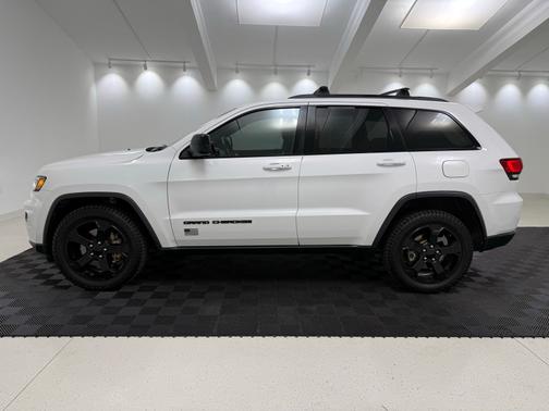 Bright White Clearcoat 2021 Jeep Grand Cherokee Freedom Edition