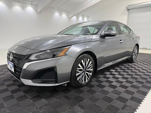 Gun Metallic 2024 Nissan Altima 2.5 SV