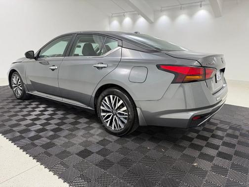 Gun Metallic 2024 Nissan Altima 2.5 SV