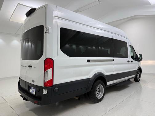 2022 Ford Transit-350 XLT