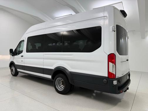 2022 Ford Transit-350 XLT