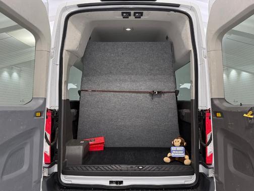 2022 Ford Transit-350 XLT