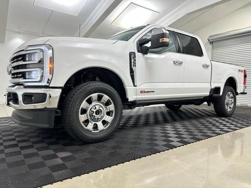 2025 Ford F-350 Lariat Super Duty