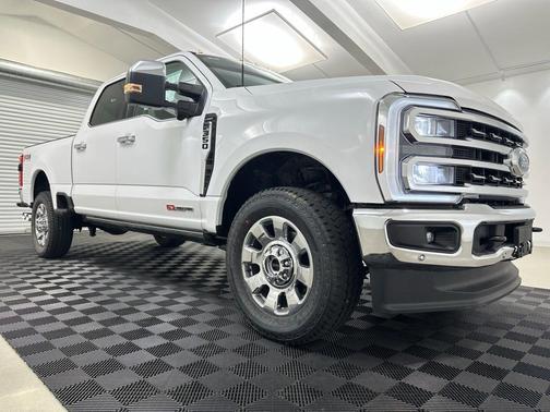 2025 Ford F-350 Lariat Super Duty