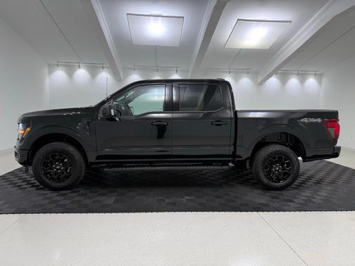 Agate Black Metallic 2026 Ford F-150 XLT