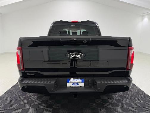 Agate Black Metallic 2026 Ford F-150 XLT