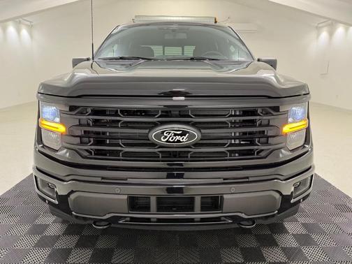 Agate Black Metallic 2026 Ford F-150 XLT