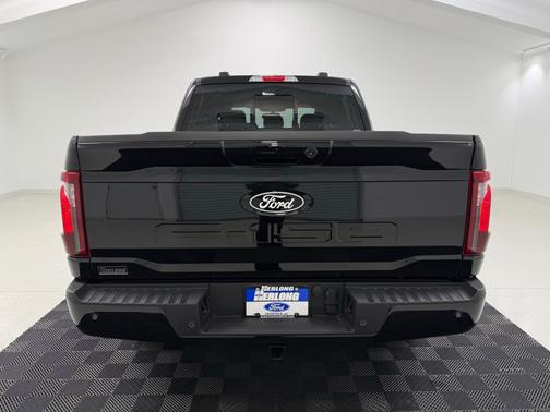 Agate Black Metallic 2026 Ford F-150 XLT