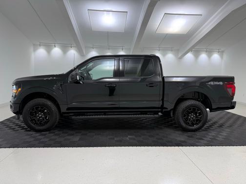 Agate Black Metallic 2026 Ford F-150 XLT