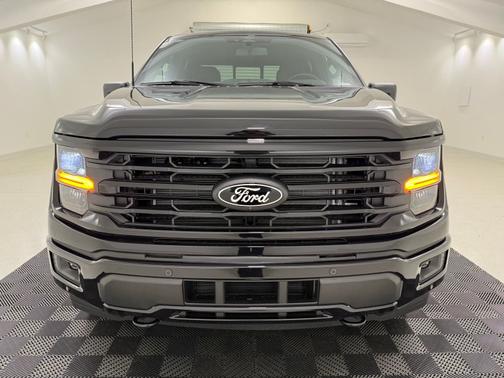 Agate Black Metallic 2026 Ford F-150 XLT