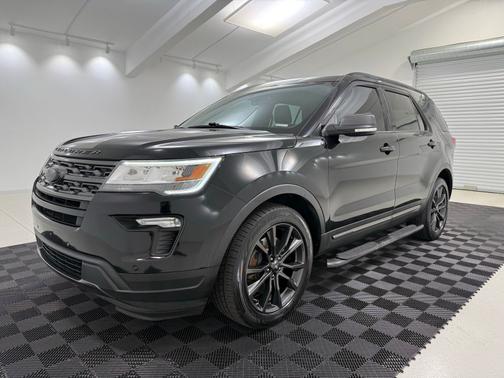 Shadow Black 2018 Ford Explorer XLT
